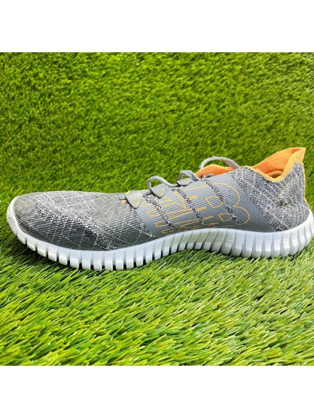 New Balance 730 v3 Flexonic Womens Size 9 Gray Athletic Running Shoes Sneakers